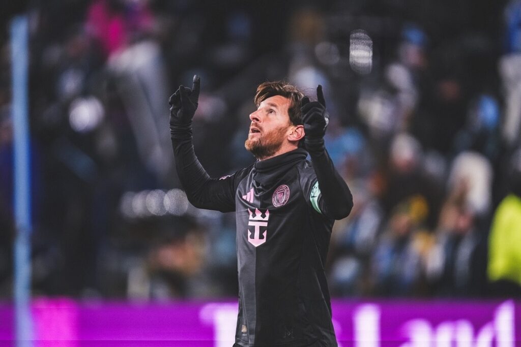 Messi ghi siêu phẩm trong trận đấu giá lạnh nhất tại Mỹ 1 messi vẫn ghi bàn ở độ tuổi gần 40