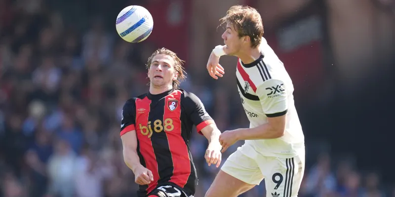 Hojlund ghi bàn trở lại giúp Man United thoát thua 2 hojlund-ghi-ban-va-tro-thanh-nguoi-hung-cua-man-united