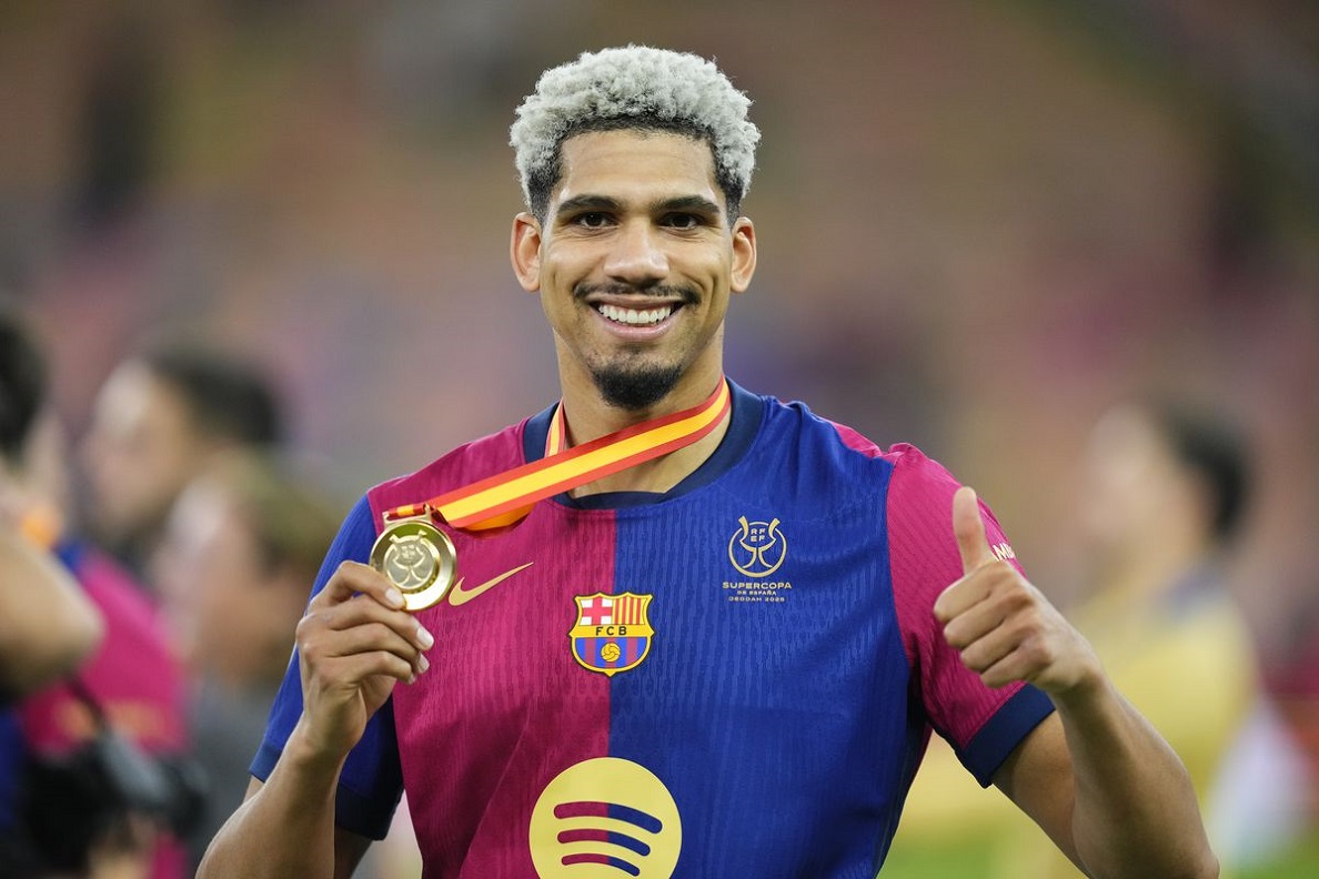 Ronald Araujo - MU sẵn sàng chi 80TR euro cải tổ phòng ngự 3 Ronald Araujo là mảnh ghép phù hợp với chiến lược của HLV Ruben Amorim