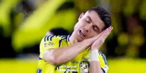 ronaldo-noi-gian-chi-trich-dong-doi