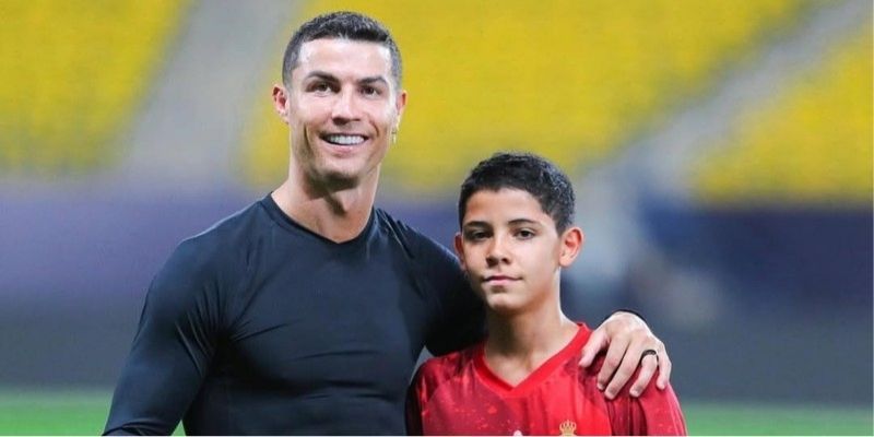 Ronaldo Jr chuẩn bị lên tuyển Bồ Đào Nha: Hổ phụ sinh hổ tử 4 Ronaldo JR đang ghi bàn “cháy máy” tại U15 Al Nassr